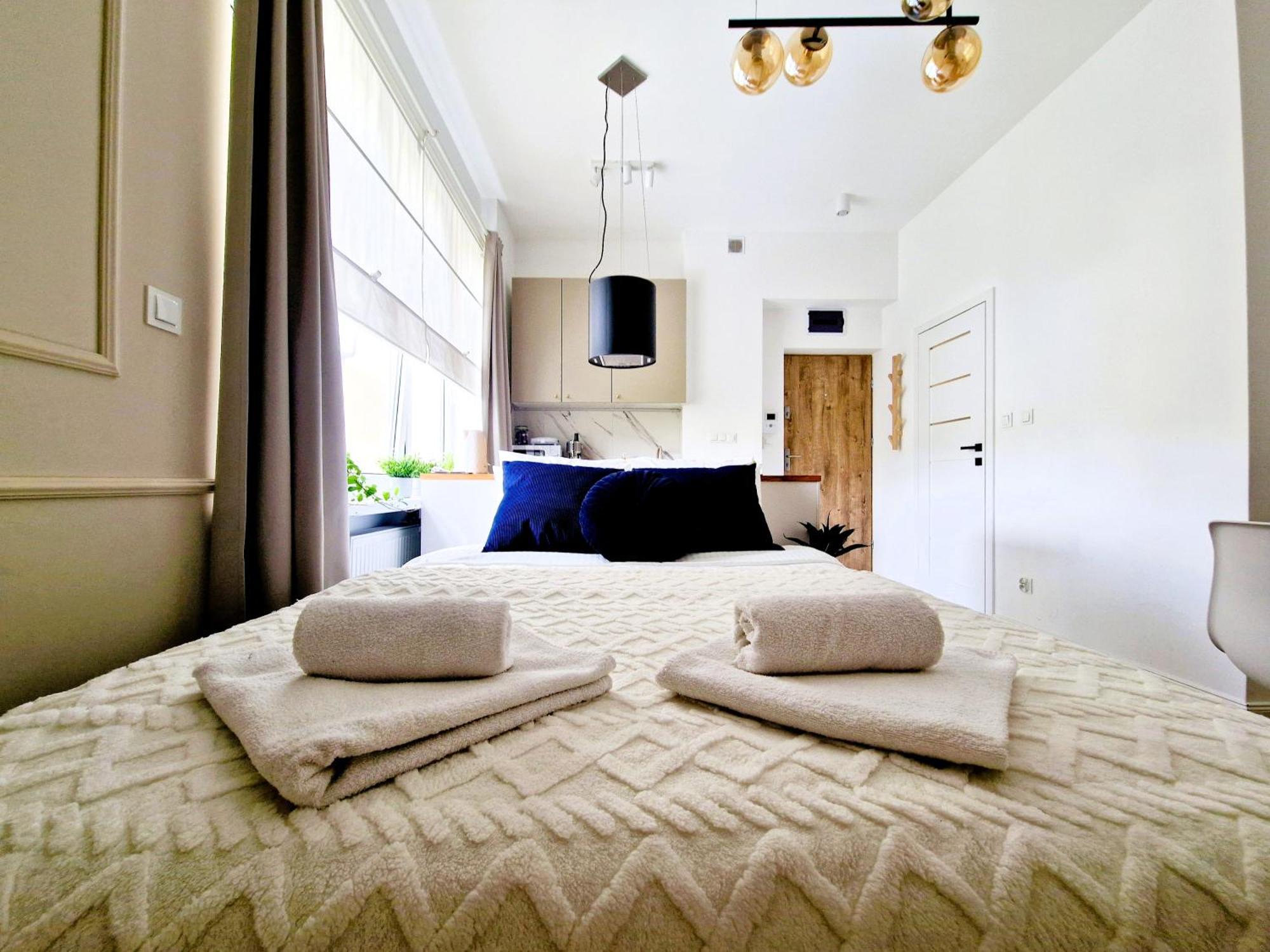J&W Apartments Grojecka Glam Flat Varşovia Exterior foto